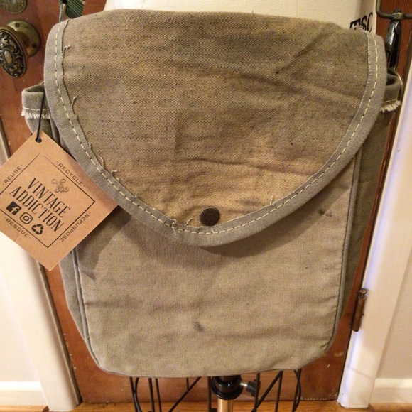 Vintage Addiction recycled military canvas crossbody bag - Picture 4 of 14